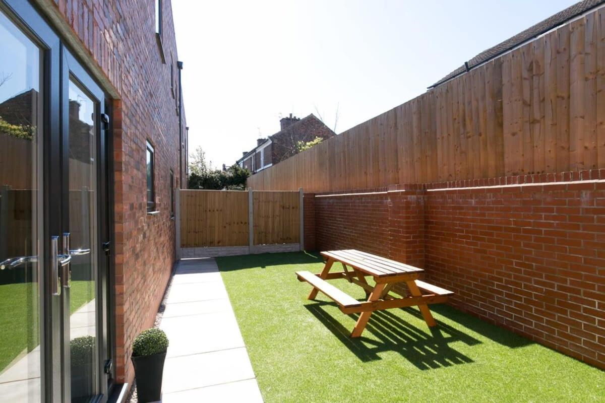 Stunning 2 Bedroom Apartment In Wallasey Exterior foto